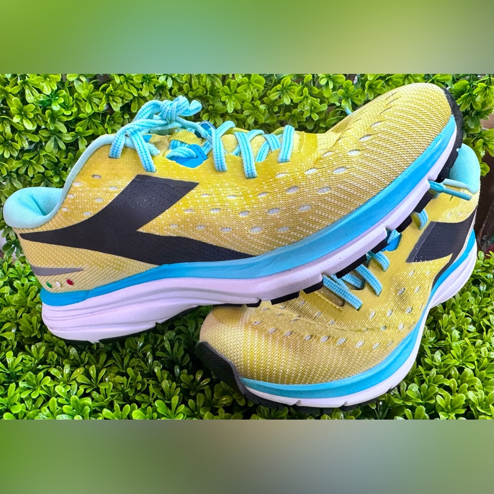 Diadora Blusheild Mythos 6 running shoes